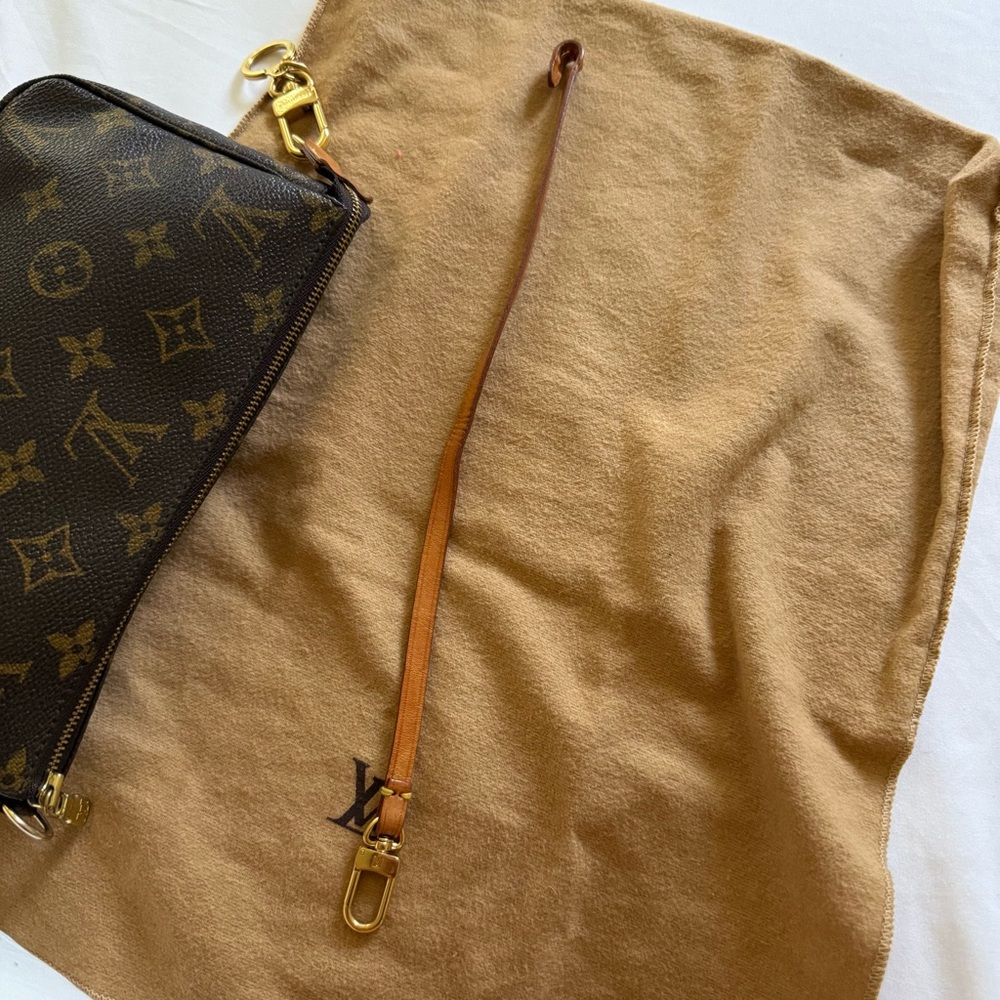 Louis Vuitton Pochette Strap